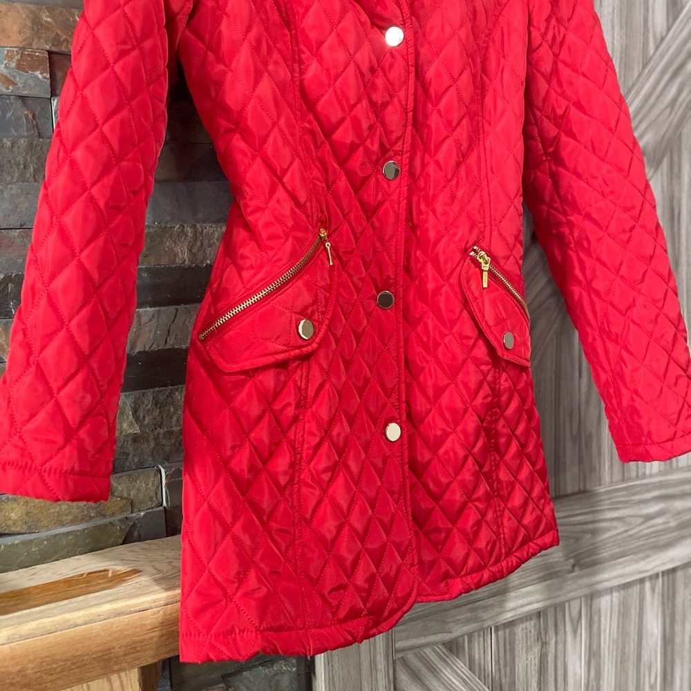 Red jacket - Picture 2 of 4